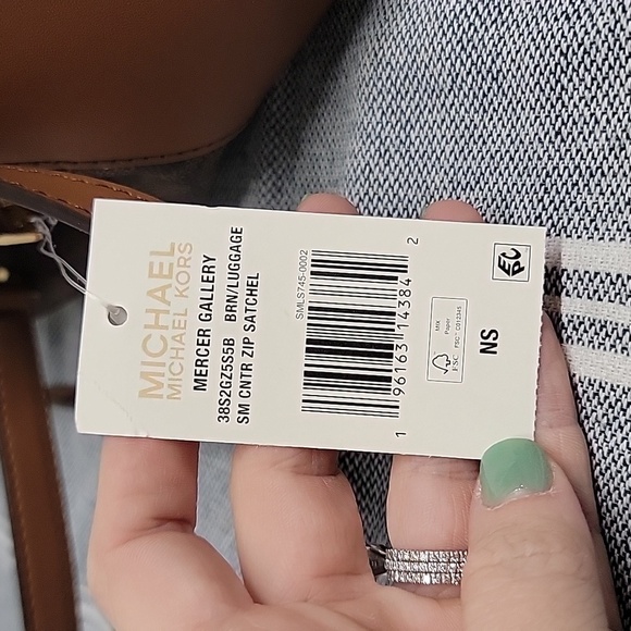 MICHAEL MICHAEL KORS Signature Mercer Gallery Small Center Zip Tote - Picture 4 of 7